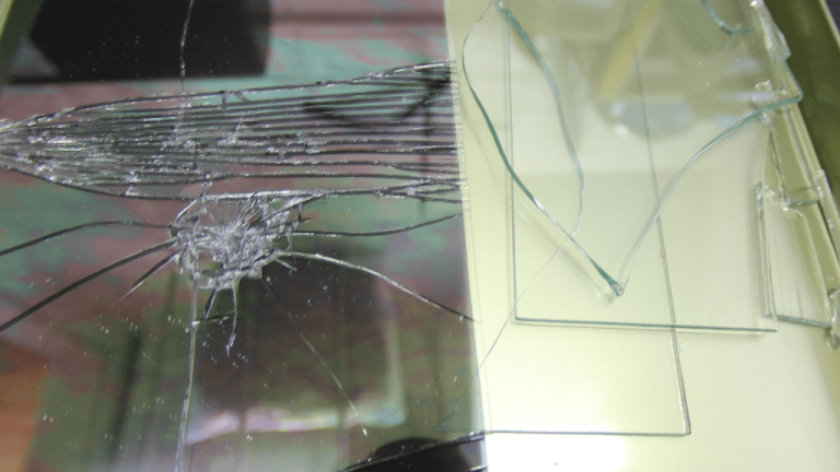 割れても飛び散らない